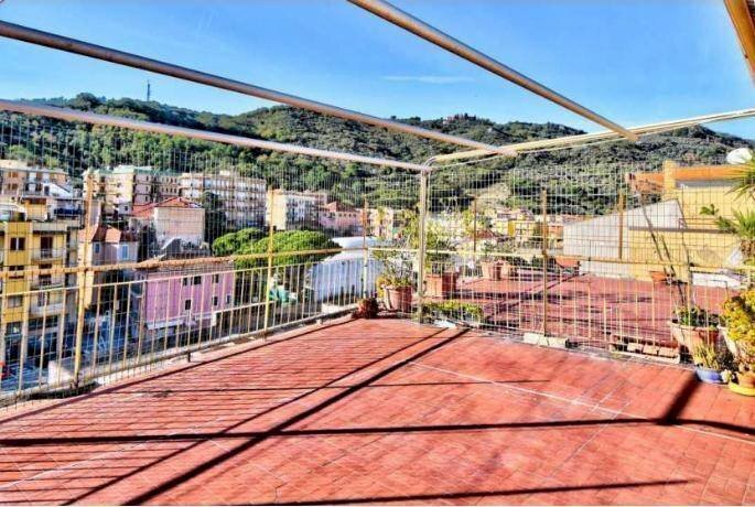 1. Apartamento con terraza panorámica - Finale Ligure, Liguria
